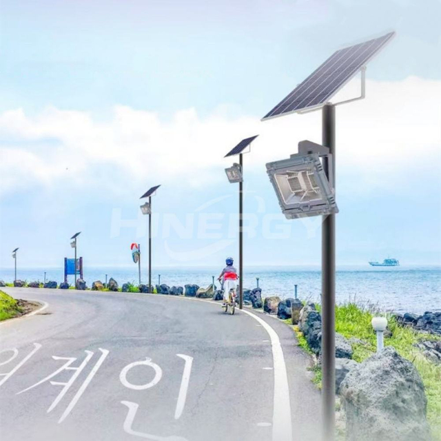 Meilleures lumières d'inondation à énergie solaire pour l'extérieur | Lumières d'inondation menées extérieures solaires les mieux notées en plein air 