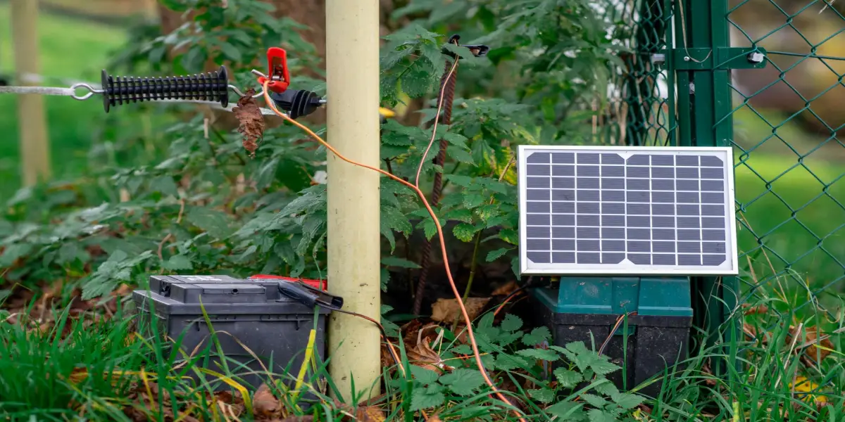 Mini panneau solaire avec c&acirc;ble m&eacute;tallique pour le chargement de la batterie et les applications &eacute;lectroniques 